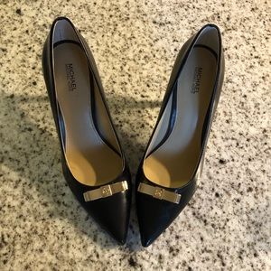 Michael Kors pumps, black